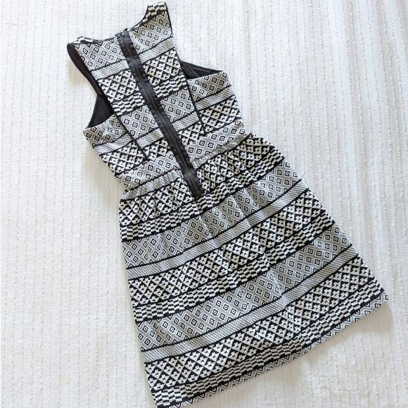 Monteau Black and Ivory Aztec/Tribal Print Dress size S - Picture 2 of 4